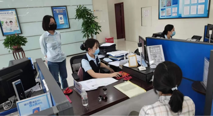曹妃甸片區(qū)完成河北省首筆美元NRA賬戶不落地結匯業(yè)務2.jpg 曹妃甸片區(qū)完成河北省首筆美元NRA賬戶不落地結匯業(yè)務2.jpg